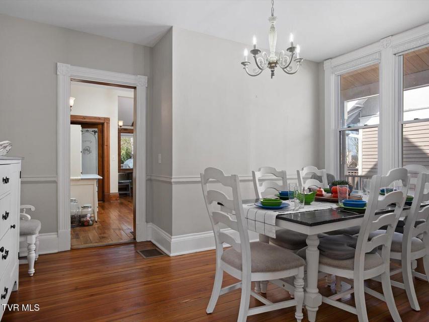 Photo #15: 920 Pennsylvania Avenue