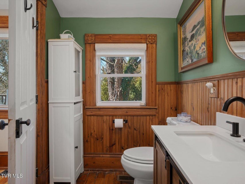 Photo #18: 920 Pennsylvania Avenue