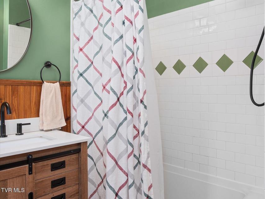 Photo #20: 920 Pennsylvania Avenue