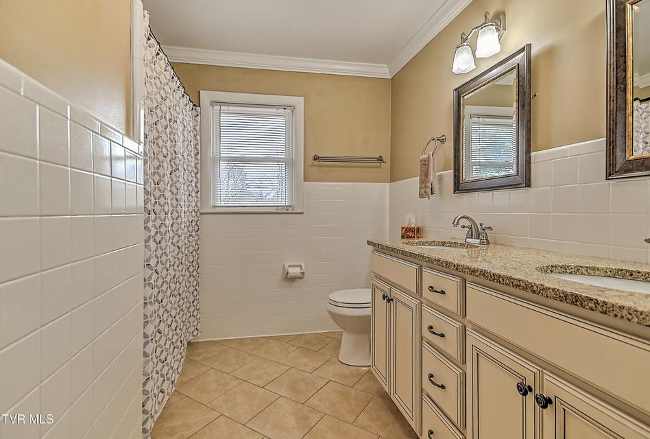 Photo #27: 525 Cheyenne Road