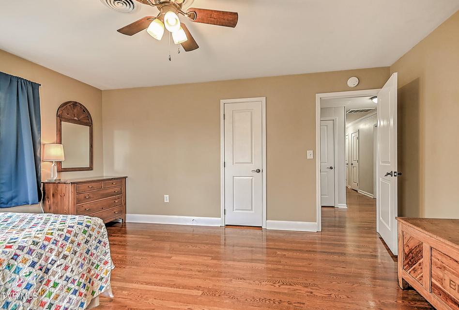 Photo #32: 525 Cheyenne Road