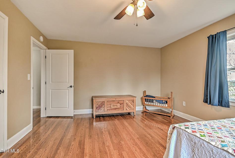 Photo #33: 525 Cheyenne Road