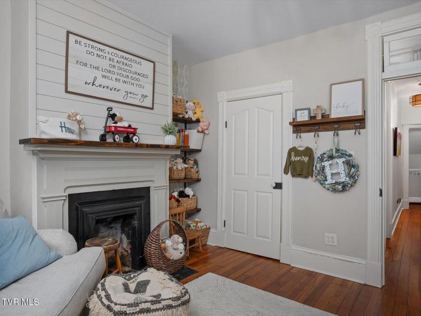 Photo #30: 920 Pennsylvania Avenue