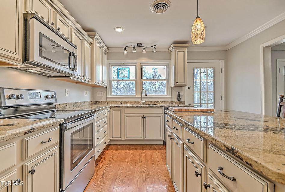 Photo #15: 525 Cheyenne Road