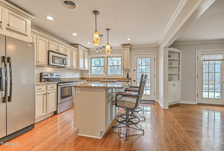 Photo #16: 525 Cheyenne Road