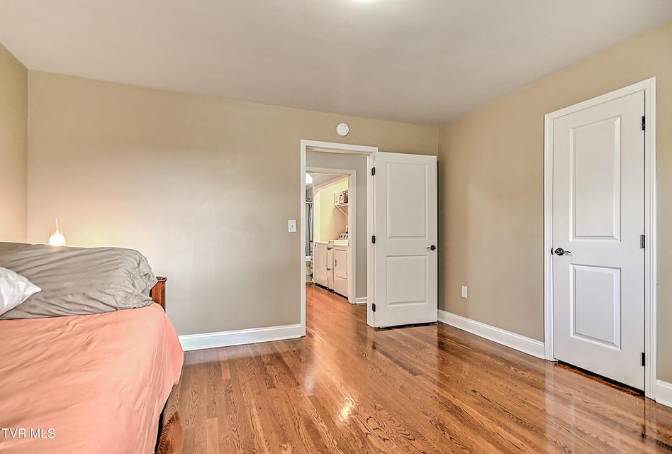 Photo #25: 525 Cheyenne Road