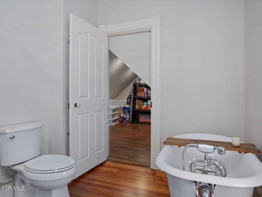 Photo #38: 920 Pennsylvania Avenue