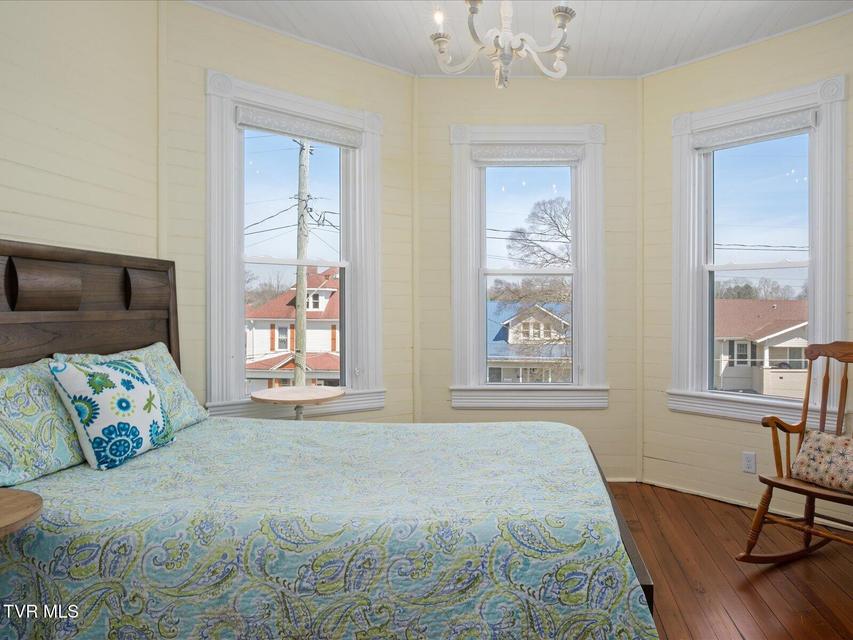 Photo #39: 920 Pennsylvania Avenue