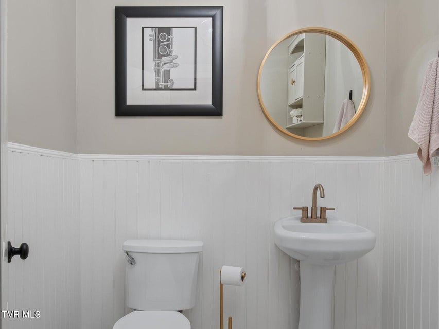 Photo #41: 920 Pennsylvania Avenue