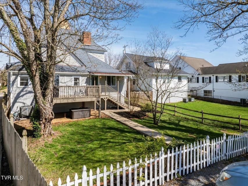 Photo #46: 920 Pennsylvania Avenue