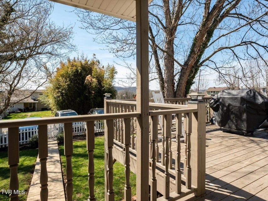 Photo #48: 920 Pennsylvania Avenue