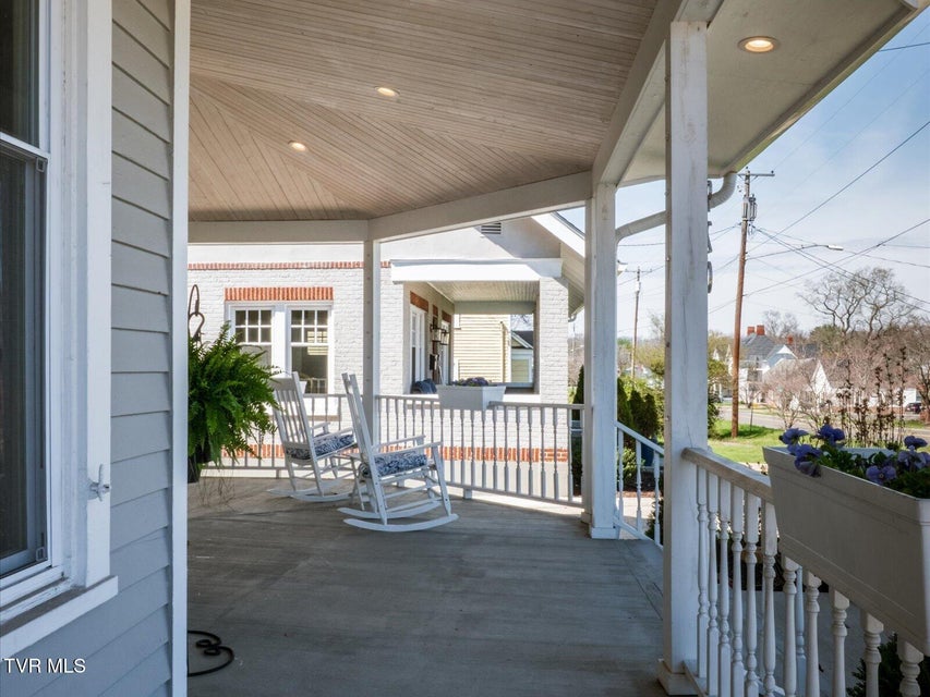 Photo #51: 920 Pennsylvania Avenue