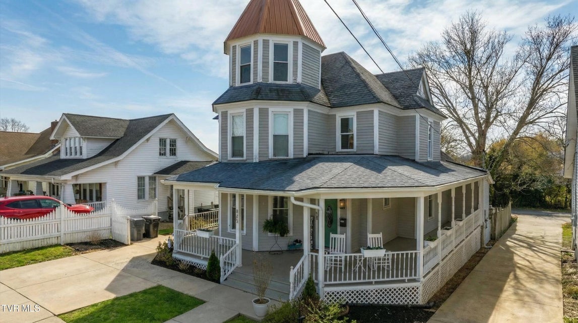 Photo #54: 920 Pennsylvania Avenue