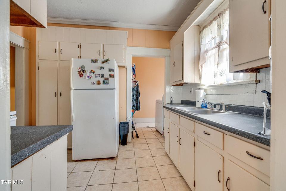 Photo #26: 311/313 Carolina Avenue