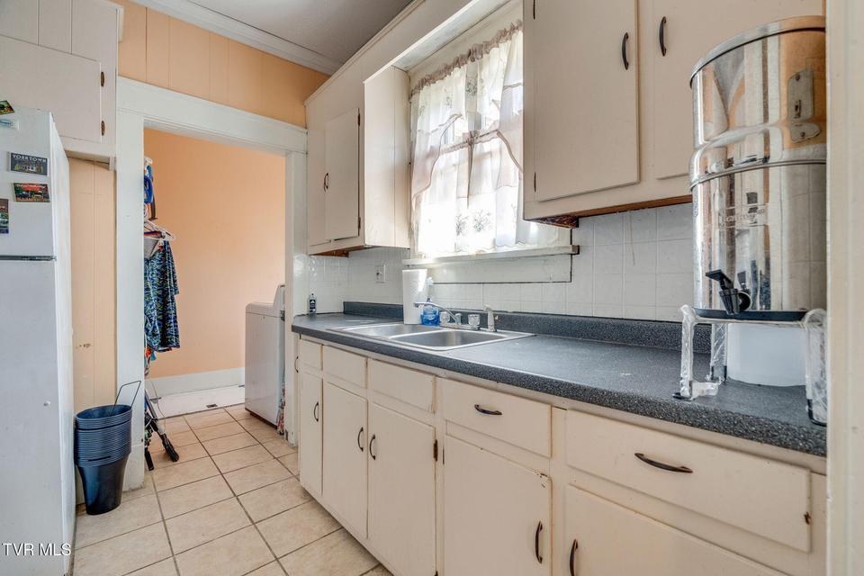 Photo #27: 311/313 Carolina Avenue