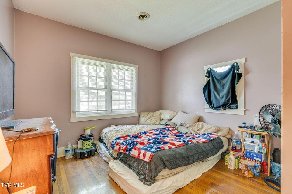 Photo #33: 311/313 Carolina Avenue