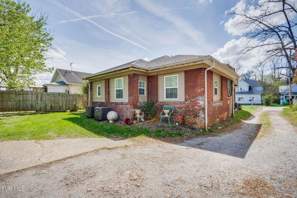 Photo #37: 311/313 Carolina Avenue