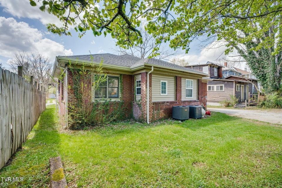 Photo #39: 311/313 Carolina Avenue