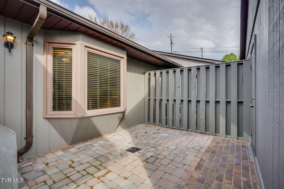 Photo #5: 405 Manor Drive