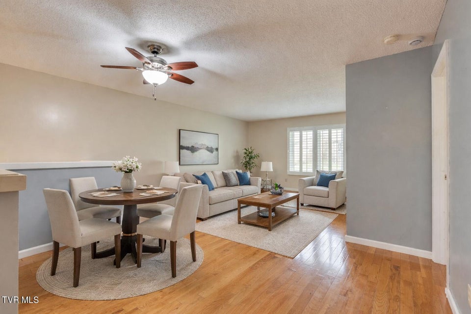 Photo #8: 405 Manor Drive