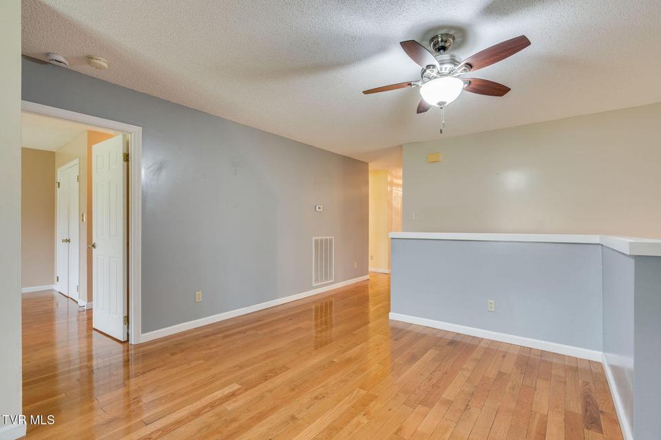 Photo #10: 405 Manor Drive