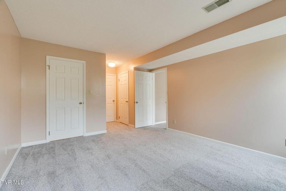 Photo #33: 405 Manor Drive