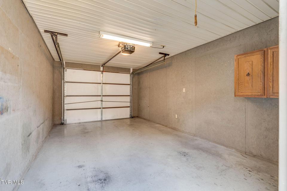 Photo #35: 405 Manor Drive