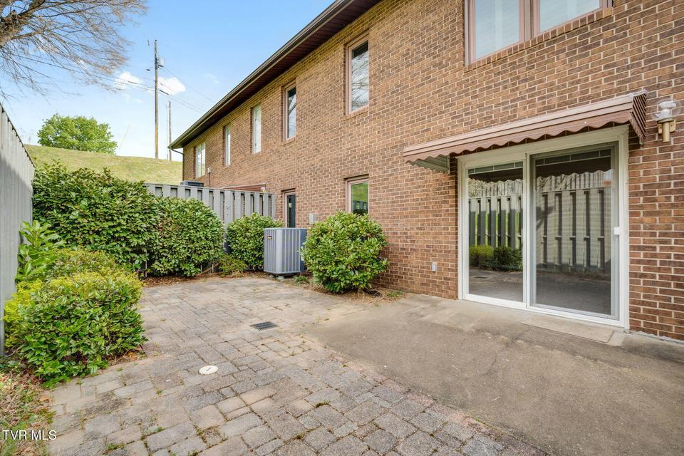 Photo #37: 405 Manor Drive