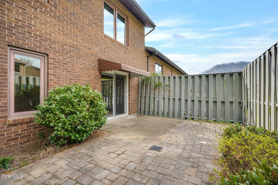 Photo #38: 405 Manor Drive