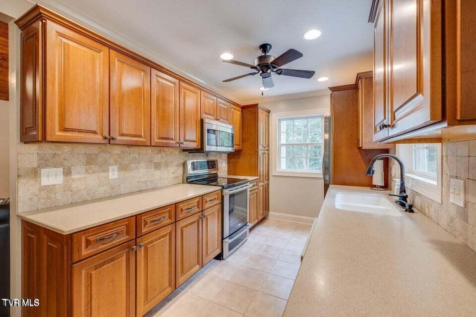 Photo #10: 205 Bridgewater Court