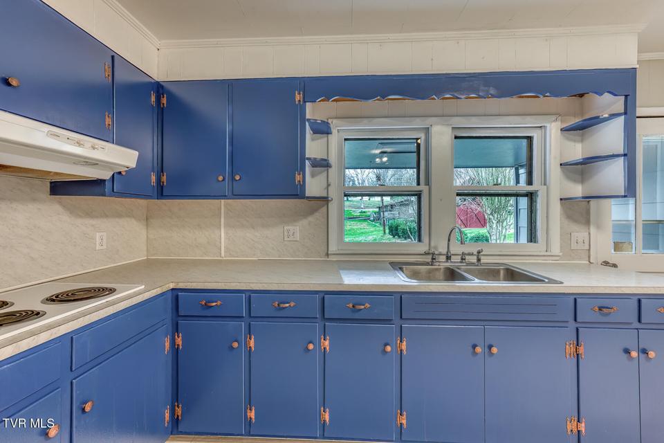 Photo #11: 441 Mimosa Street