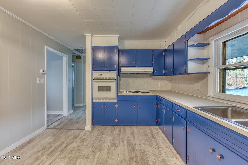 Photo #12: 441 Mimosa Street