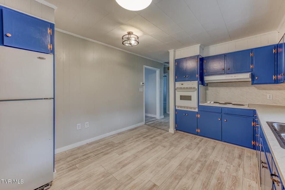 Photo #13: 441 Mimosa Street