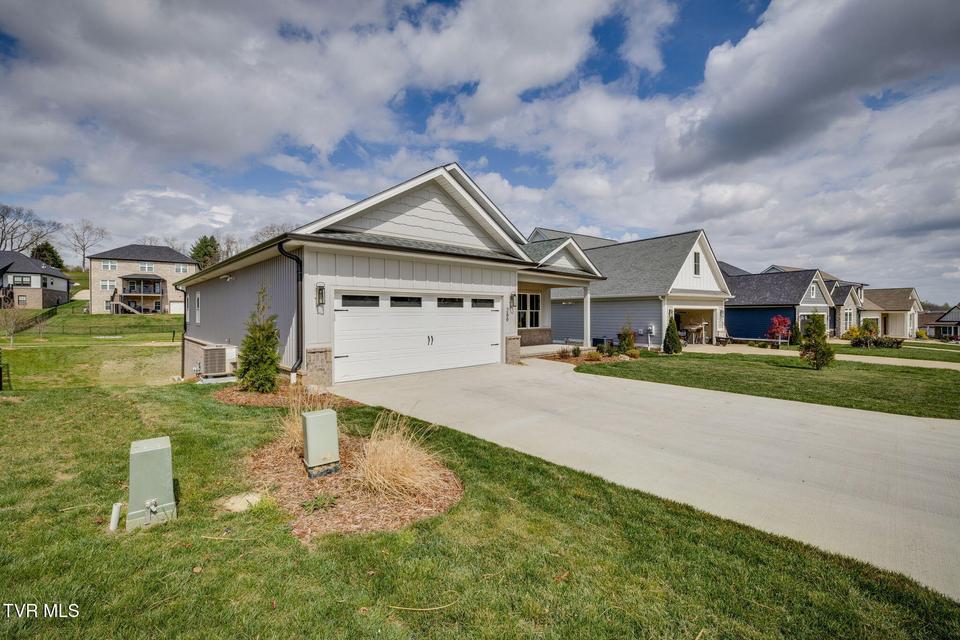 Photo #49: 266 Winston Place