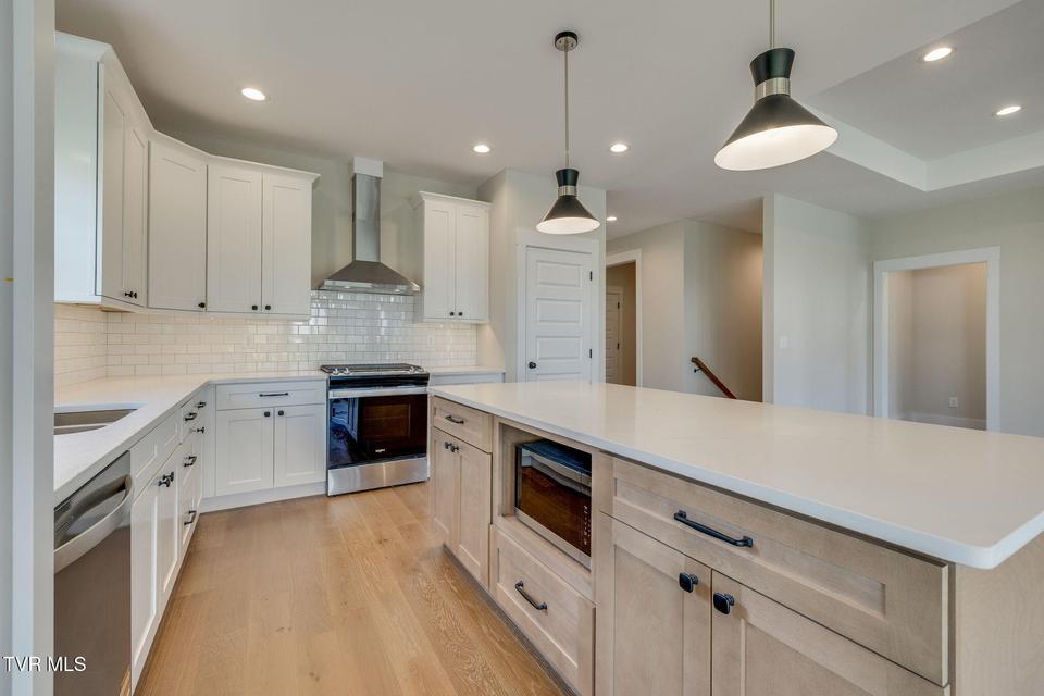 Photo #11: 266 Winston Place