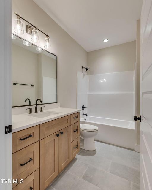 Photo #29: 266 Winston Place