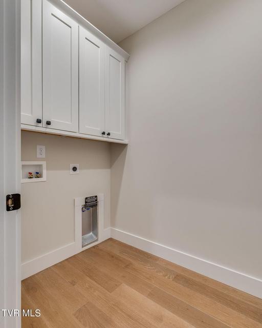 Photo #31: 266 Winston Place