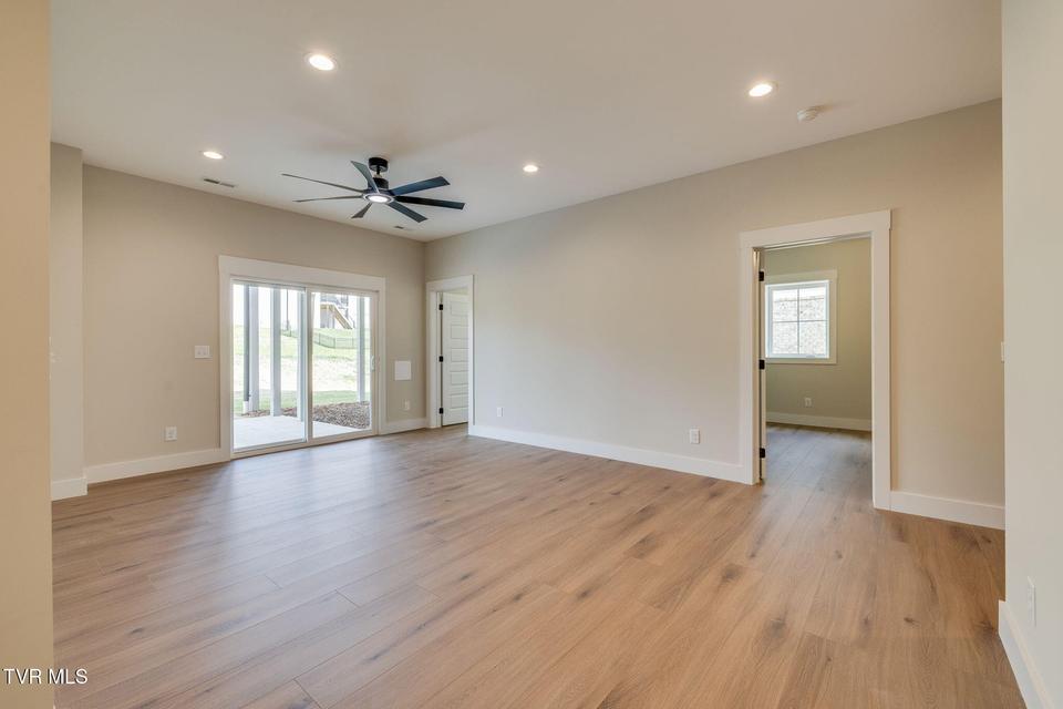 Photo #33: 266 Winston Place