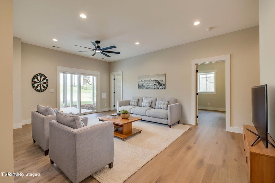 Photo #32: 266 Winston Place