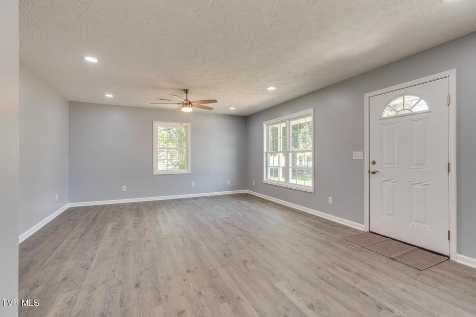 Photo #6: 104 Woodmont Avenue