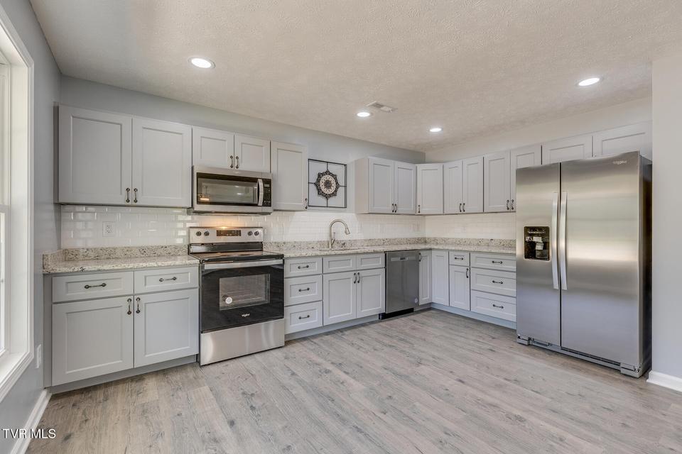 Photo #9: 104 Woodmont Avenue