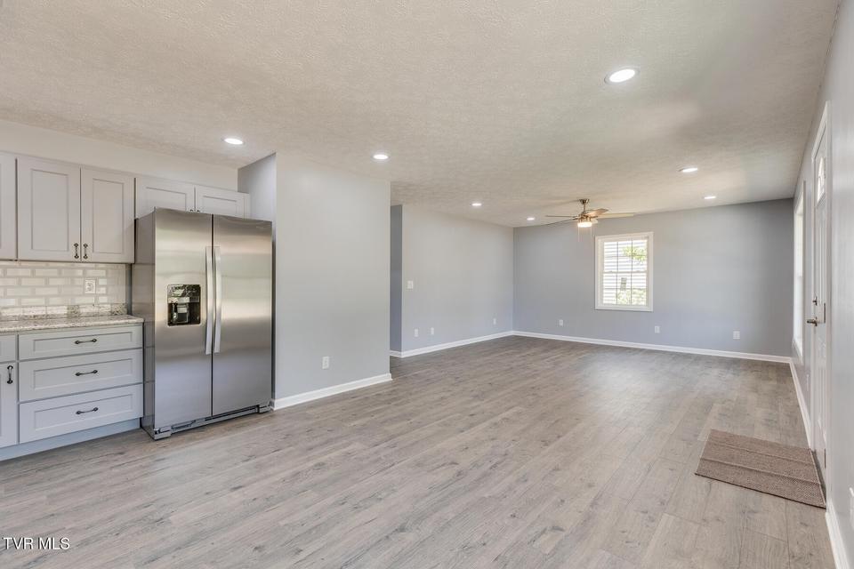 Photo #10: 104 Woodmont Avenue