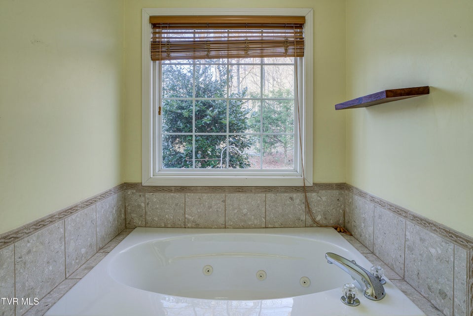 Photo #31: 144 Blue Bird Drive