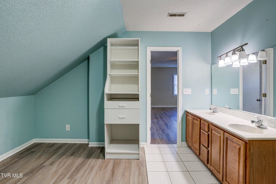 Photo #41: 144 Blue Bird Drive