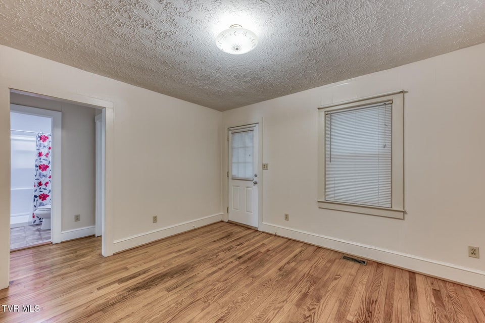 Photo #5: 342 Bristol Avenue