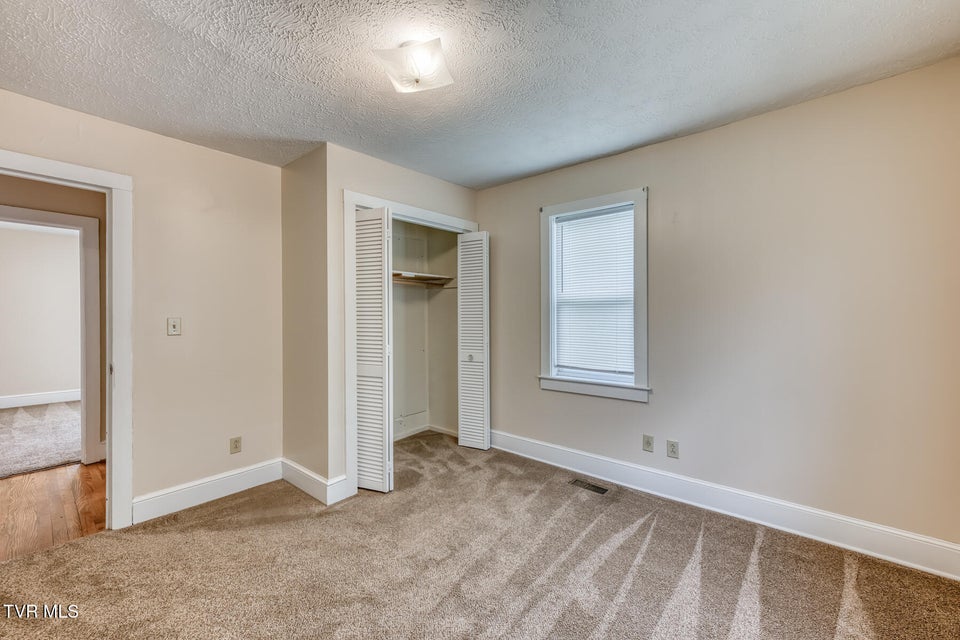 Photo #11: 342 Bristol Avenue