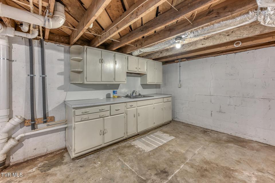 Photo #20: 342 Bristol Avenue