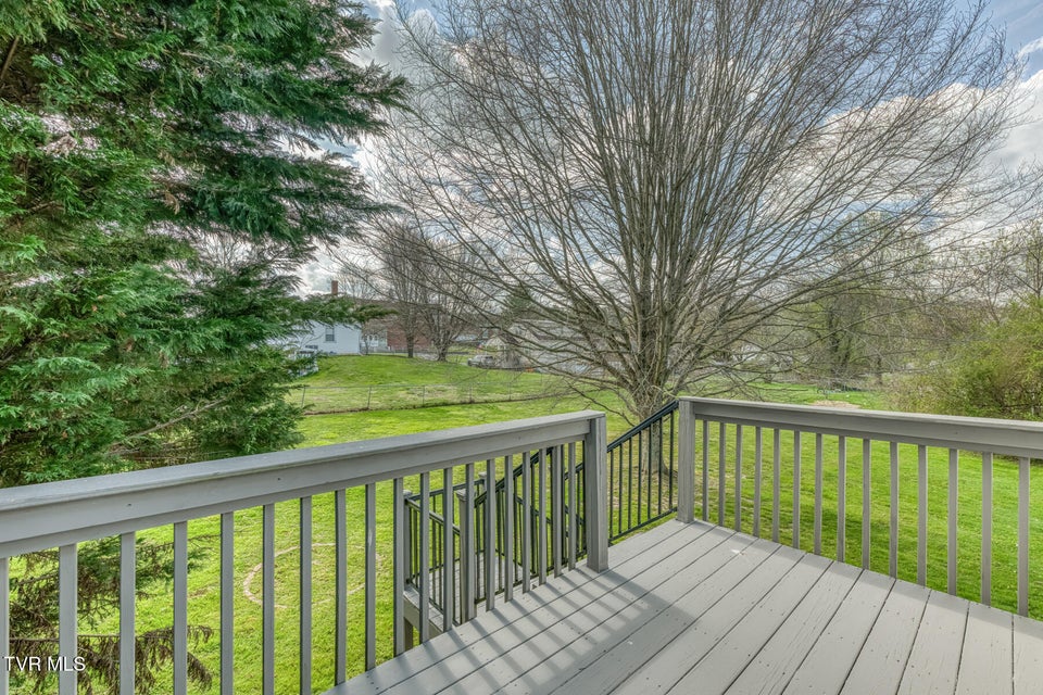 Photo #24: 342 Bristol Avenue