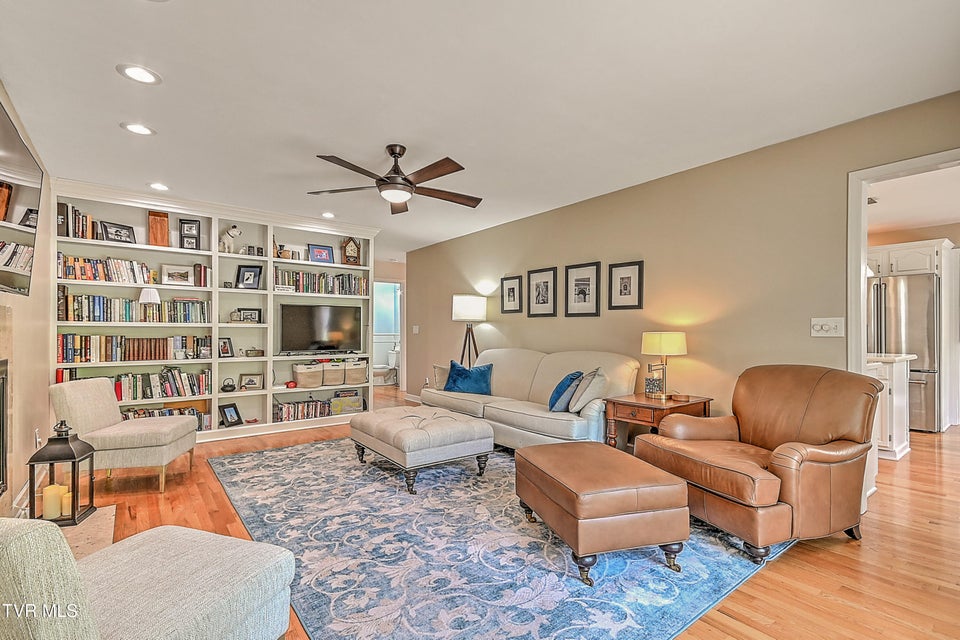 Photo #31: 1032 Rotherwood Drive