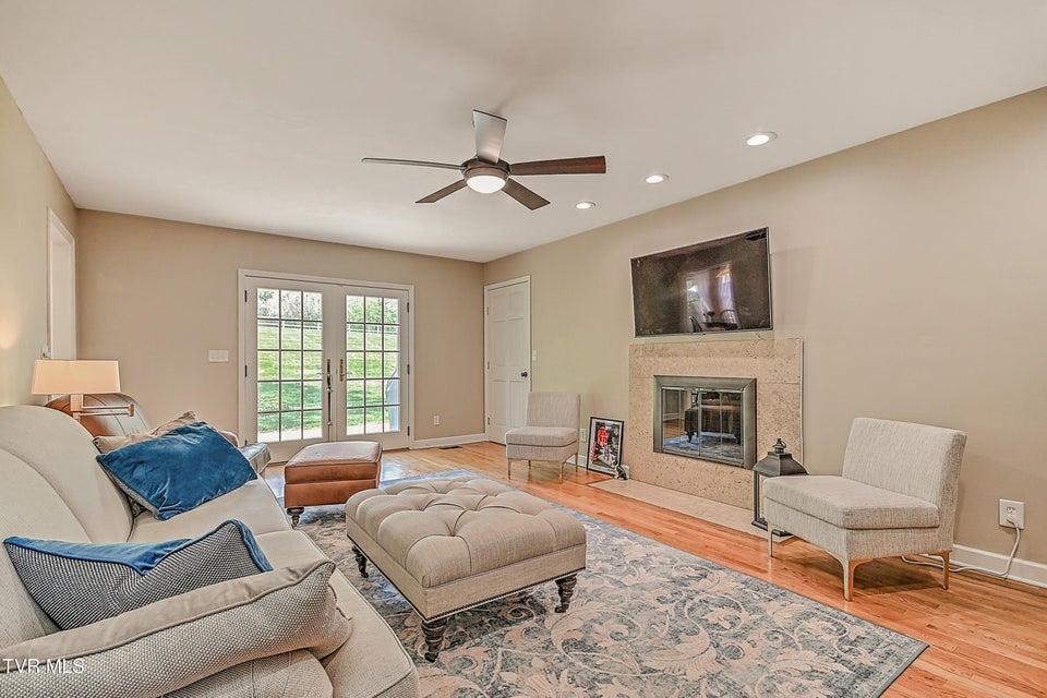 Photo #32: 1032 Rotherwood Drive